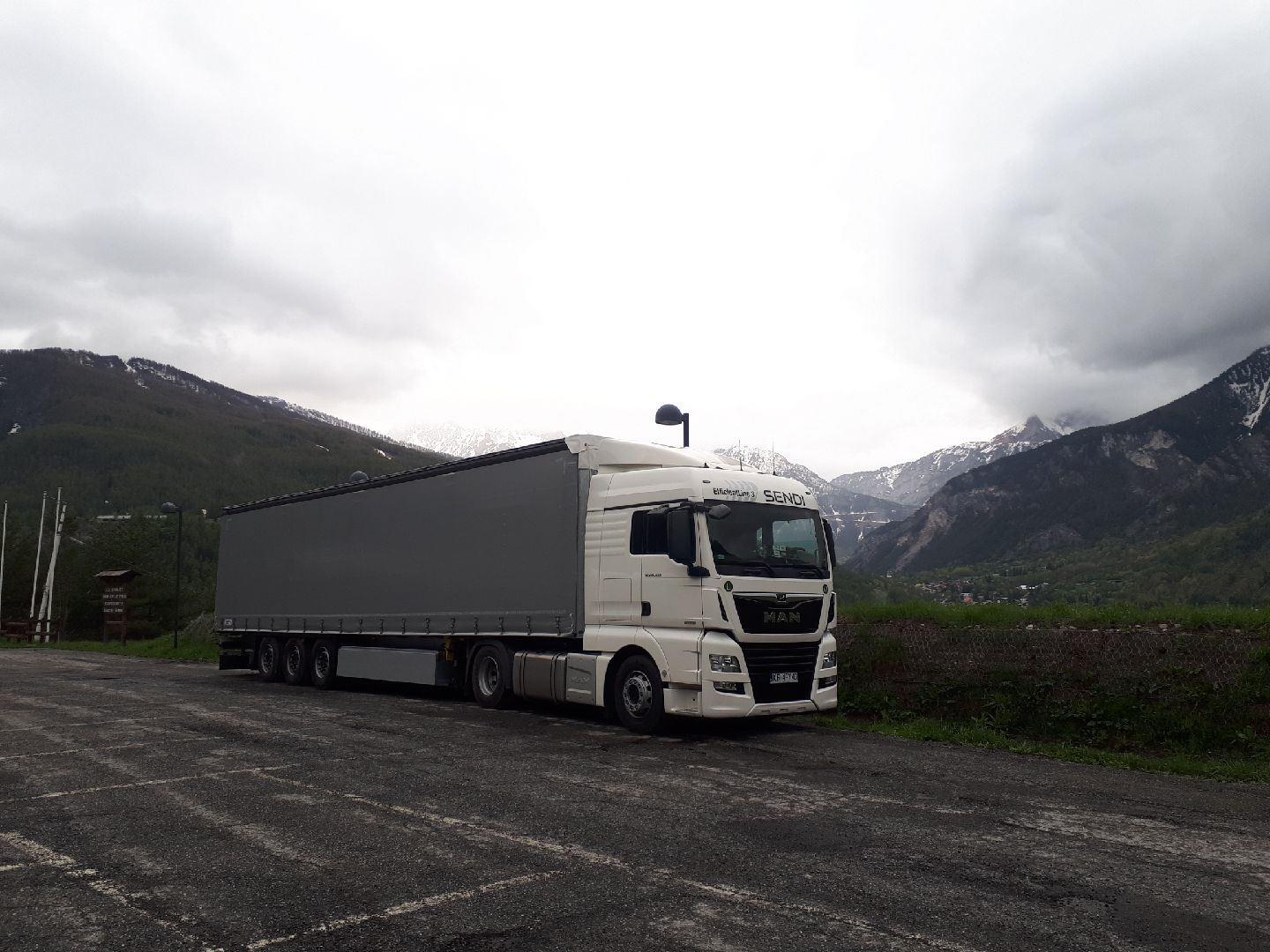 Tabor firmy transportowej Sendi